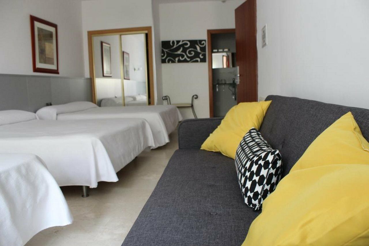 Abril Nerja Hotel Ngoại thất bức ảnh